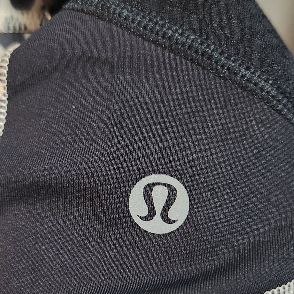 Lululemon Size 4 Leopard Print Leggings With Pockets - Picture 5 of 6